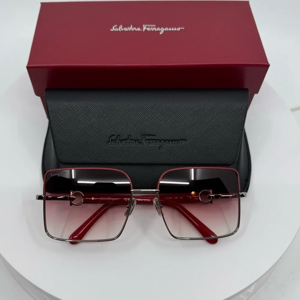Salvatore Ferragamo these farragamo